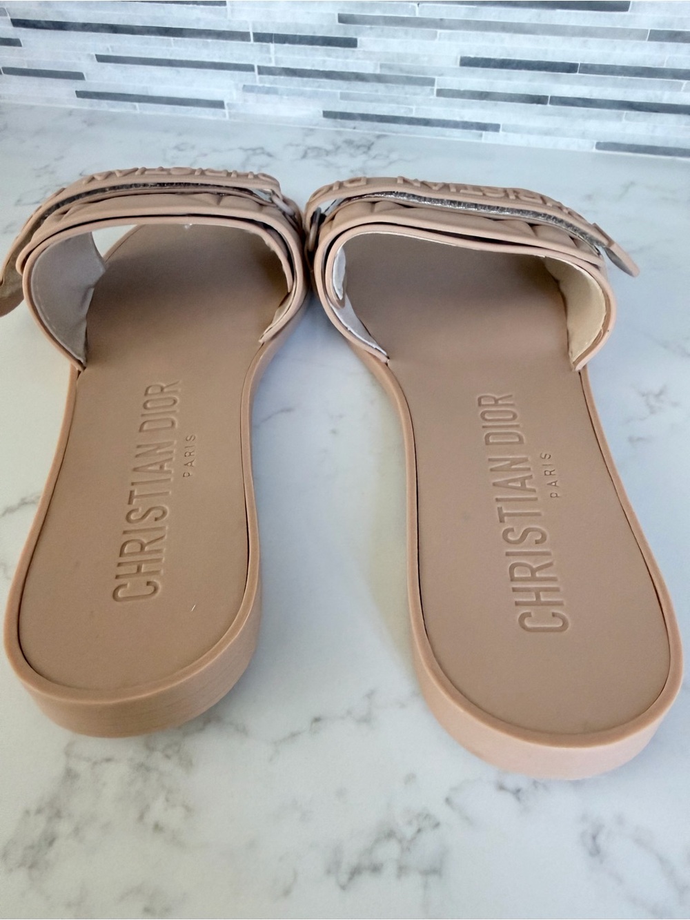 Christian Dior Quilted Logo Slide Sandals in beige size 9 - Picture 5 of 7